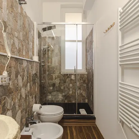Gasthof Centro Rooms-camere Eleganti In Pieno Centro Triest