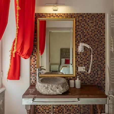 Gasthof Centro Rooms-camere Eleganti In Pieno Centro Triest